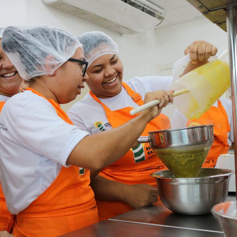 Escola de Gastronomia Social oferta 140 vagas gratuitas para cursos profissionalizantes presenciais