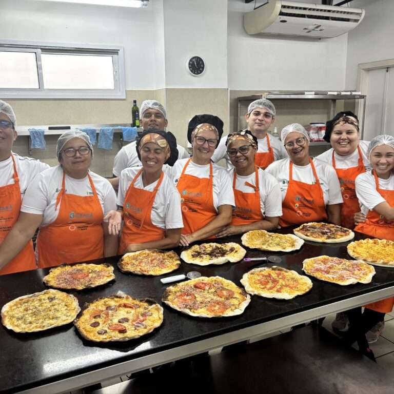Cursos externos da Escola de Gastronomia Social são realizados em comunidades no interior e instituições em bairros de Fortaleza